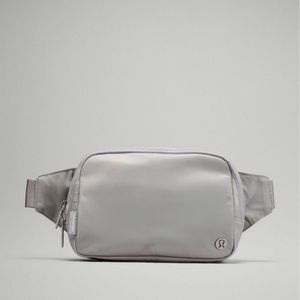 NWT Lululemon Everywhere Belt Bag Large Silver